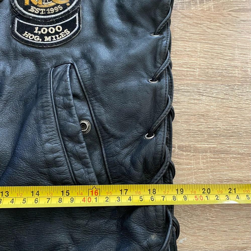 2009 HARLEY DAVIDSON Leather Motorcycle Biking Vest with Patches and Pins - Picture 8 of 16